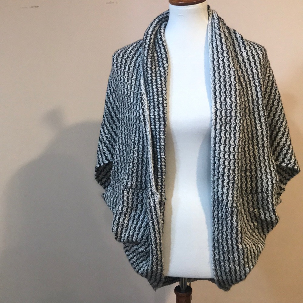 Forever 21 worn beautiful cardigan